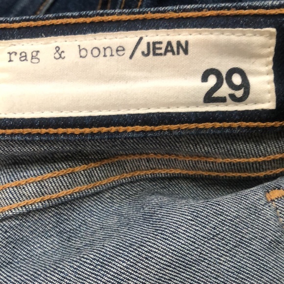 Rag & Bone / JEAN 10 inch capri, Style Modele in Color Stanwix
Size 29 - Picture 11 of 16